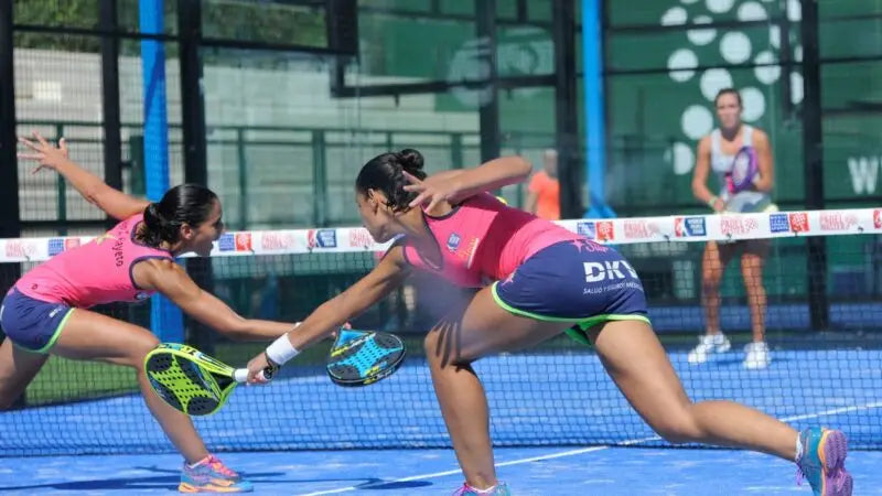 GIOCARE A PADEL A DESTRA O A SINISTRA? CARATTERISTICHE E DIFFERENZE - Projectxpadel